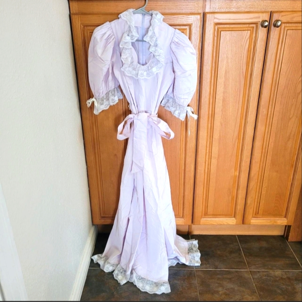 Gunne sax pinkish lavender romantic renissance bridal dress size 9